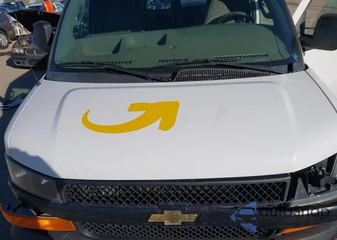 2018 Chevrolet Express 2500 Work Van z USA, uszkodzony, nr VIN 1GCWGAFPXJ1265875